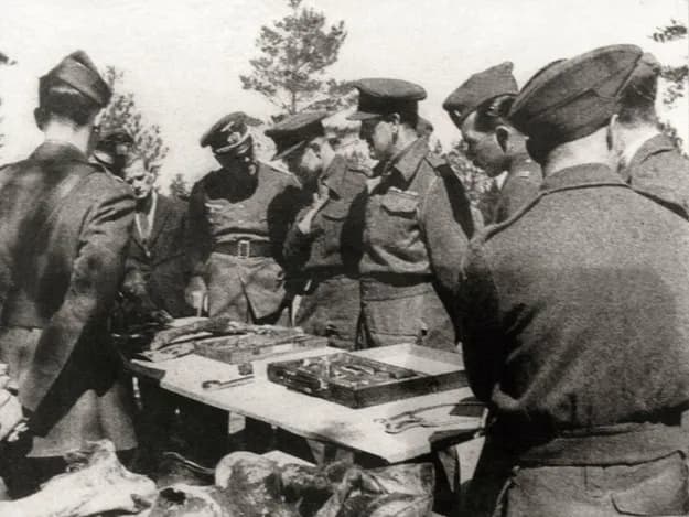 Kto odkrył zbrodnię katyńską i jak wpłynęła na historię? Kto odkrył zbrodnię katyńską i jak wpłynęła na historię?